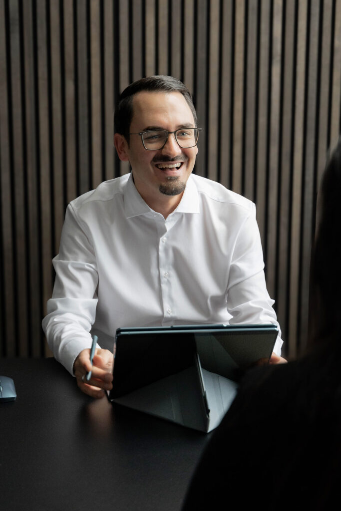 Zufriedene Kunden durch vertrauensvolle und verständliche Beratung